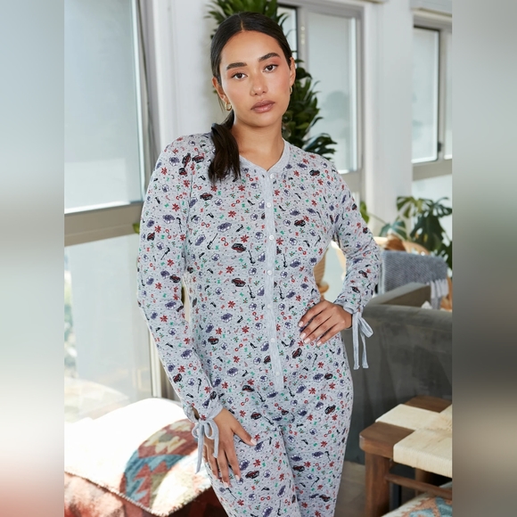 SAVAGE X FENTY TIS THE SAVAGE OPEN-BACK ONESIE SIZE MEDIUM - Picture 3 of 10